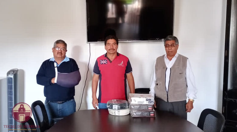 Entrega de apoyo a Ahuatepec