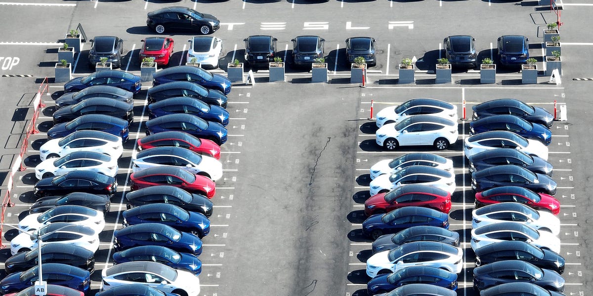 Significant Price Decline in Used Electric Vehicles Signals Changing Market Preferences