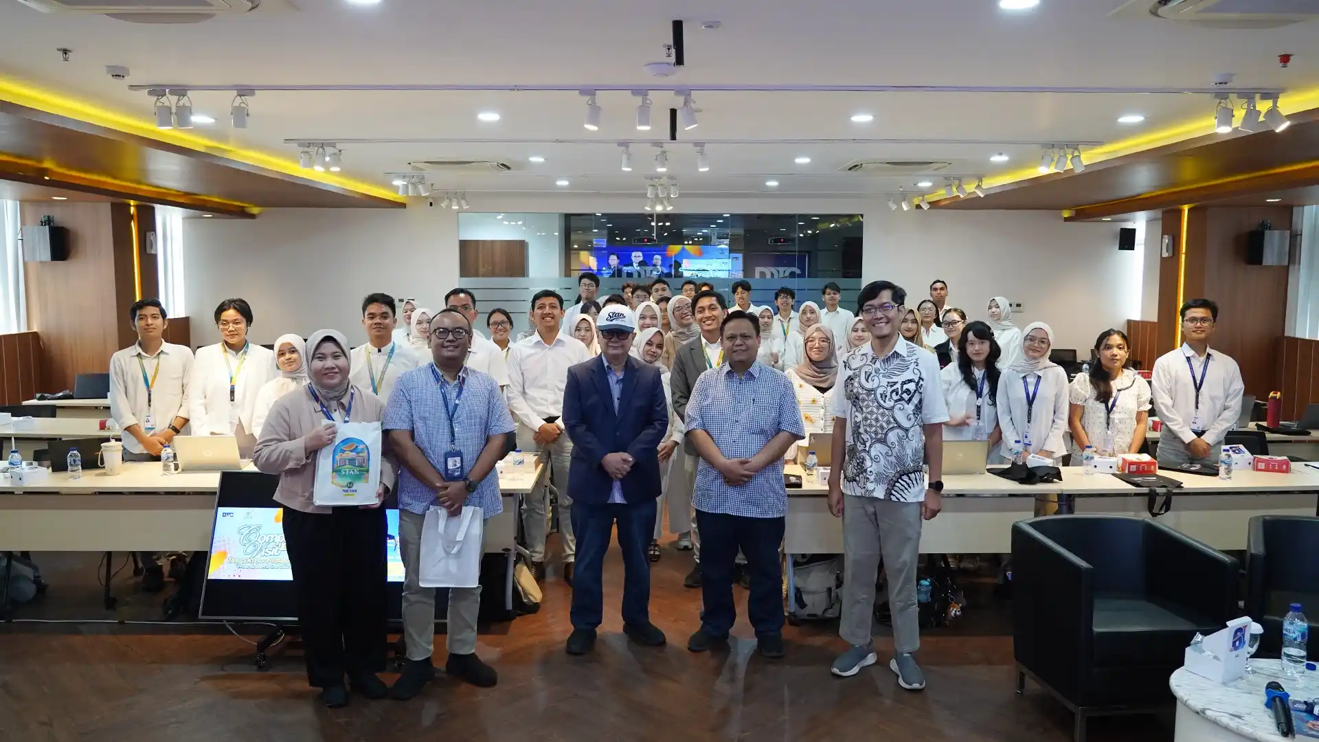 Belajar Menulis di DDTC, Mahasiswa PKN STAN Terpilih akan ke India