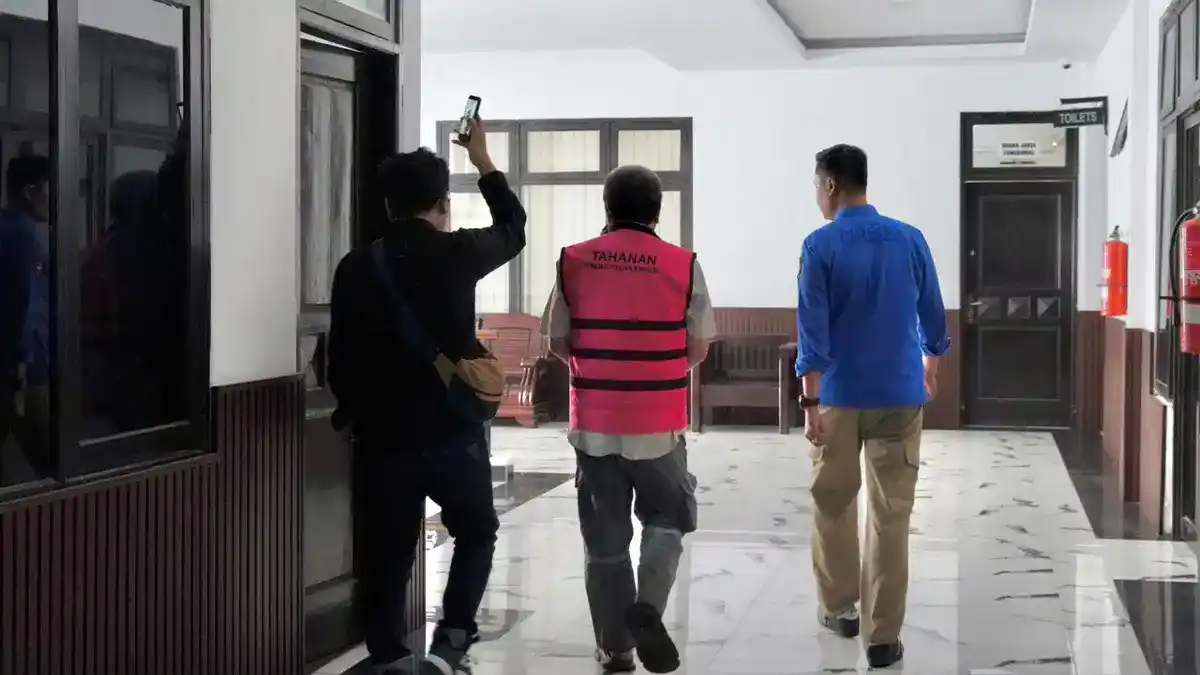 Diduga Pakai Faktur Pajak Fiktif, Direktur Diserahkan ke Kejaksaan