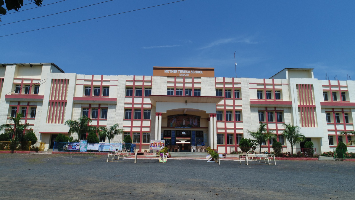 Mother Teresa Higher Secondary School Dindori logo