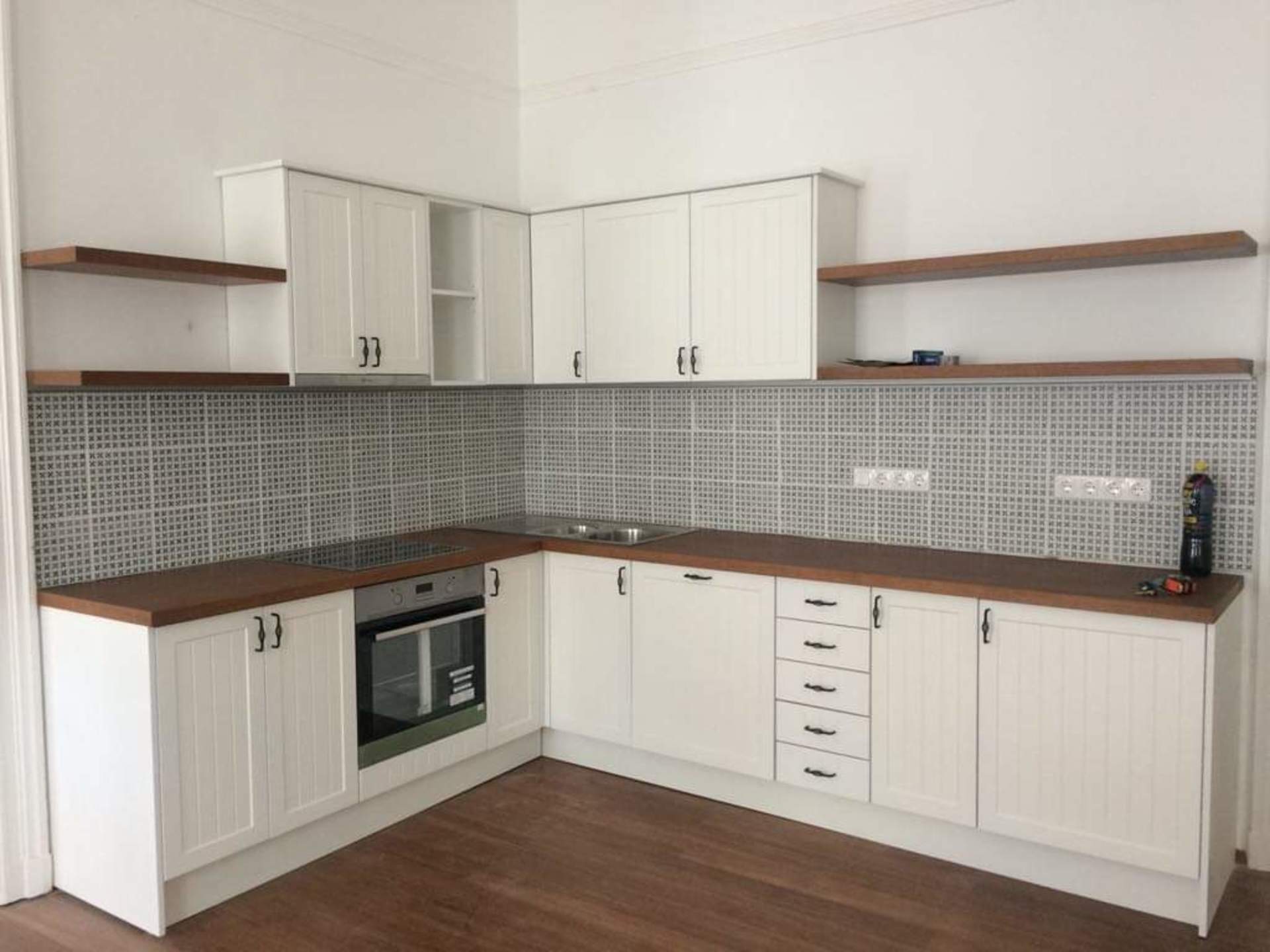 Großformatige L-förmige Kücheneinrichtung - Große L-förmige Küchenausstattung