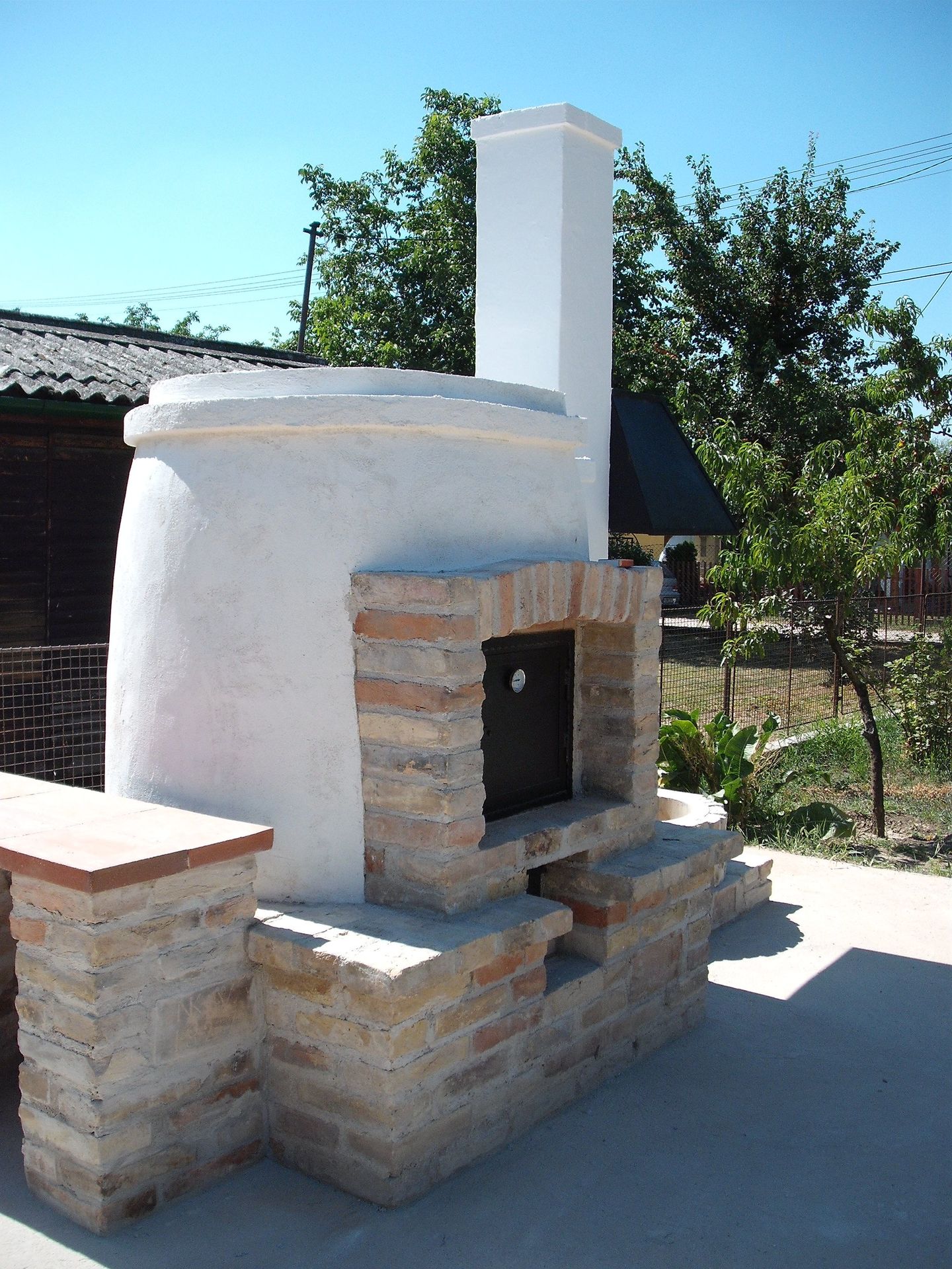 Gartenofen in traditioneller Kuppelform - Gartenofen im traditionellen Kuppeldesign