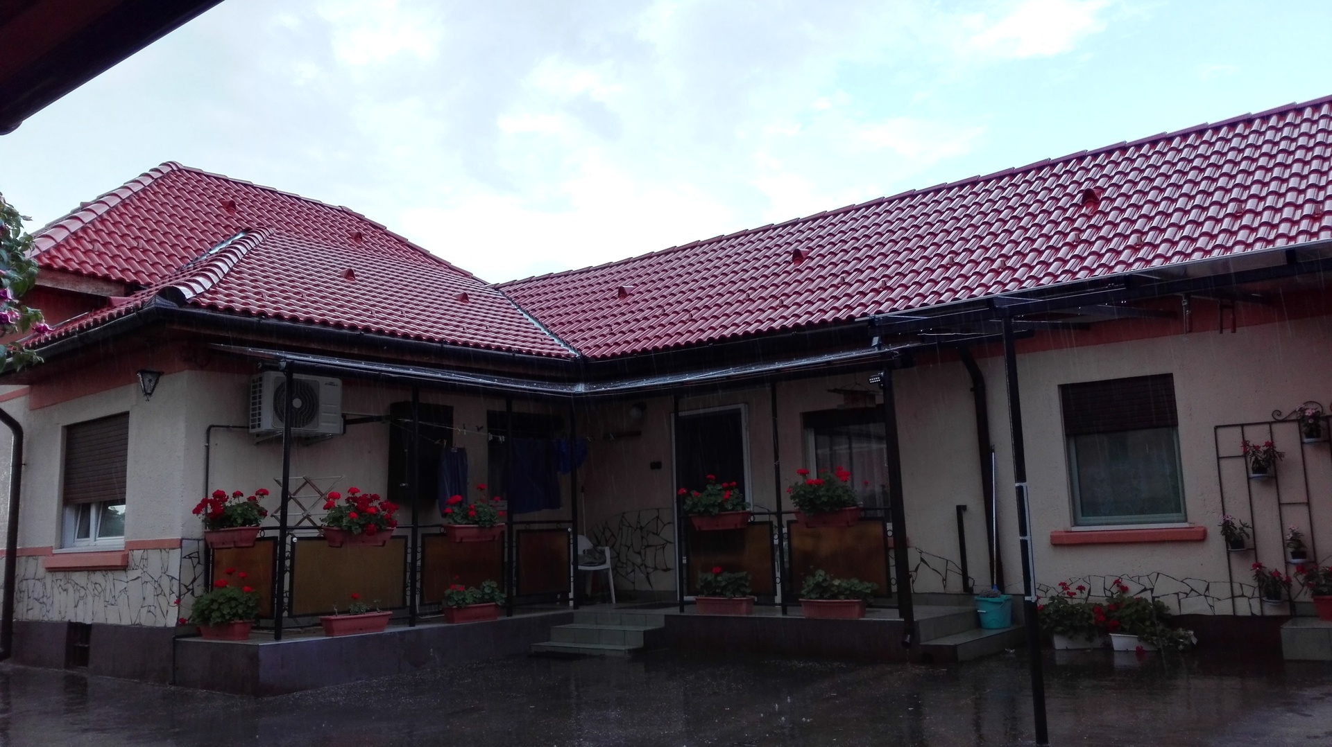 Dachverbindung mit aufstockung - Bau eines Daches samt Erhöhung des Niveaus