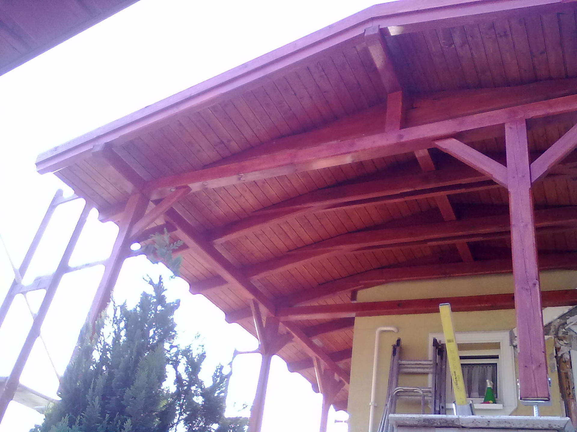 Terrassendach aus holz in mahagonifarben - Terrassendacheindeckung aus Holz, Farbe Mahagoni