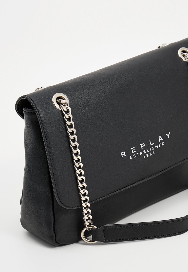 Replay svart handväska hos Lounge by Zalando