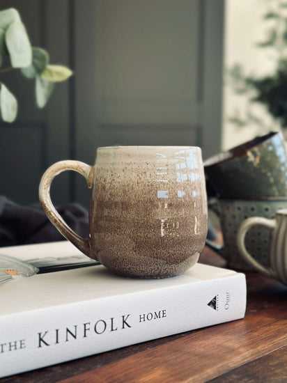 Mugg NALA i Sand – Eleganta Stengods