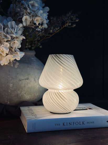 Liten Svamp - Munblåst Grått Glasbelysning