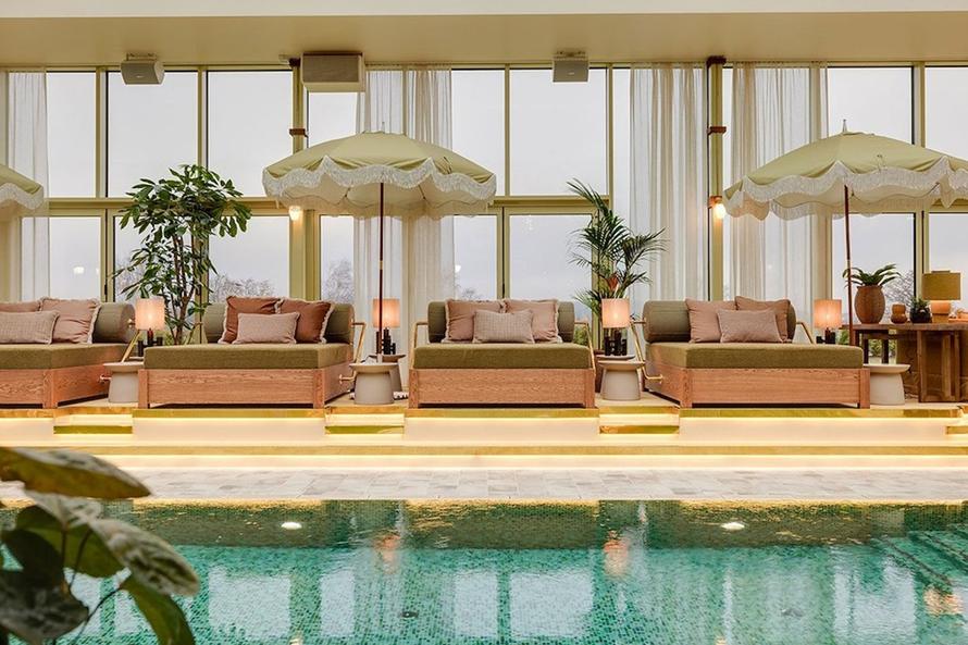 Boende för 2 på Hjortviken Country Club med frukost och pool