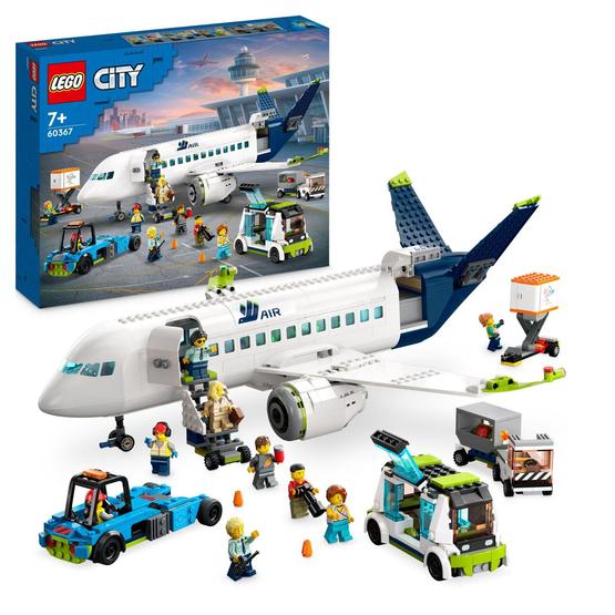 LEGO City Passenger Plane and Airport Set (930 pcs)