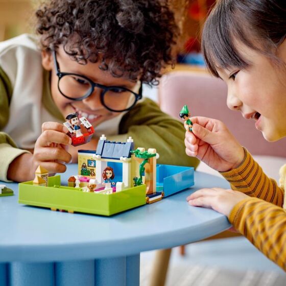 LEGO Disney Peter Pan sagobok 43220