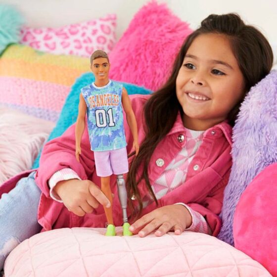 Barbie Ken Fashionistas 212 docka med benprotes