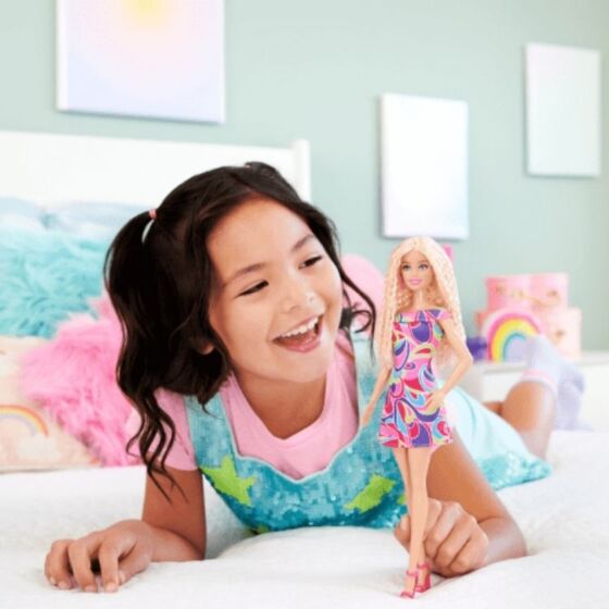 Barbie Fashionistas Docka Med Klänning