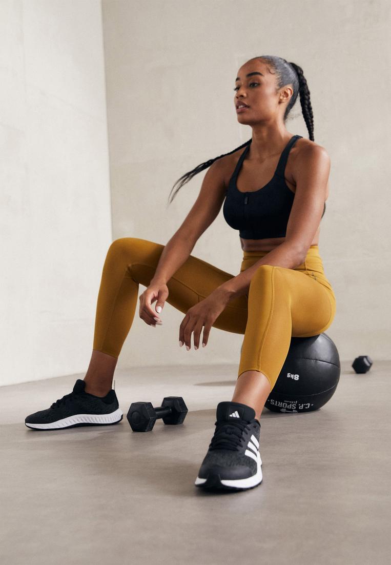 Adidas Performance Everest Versatile svarta träningsskor