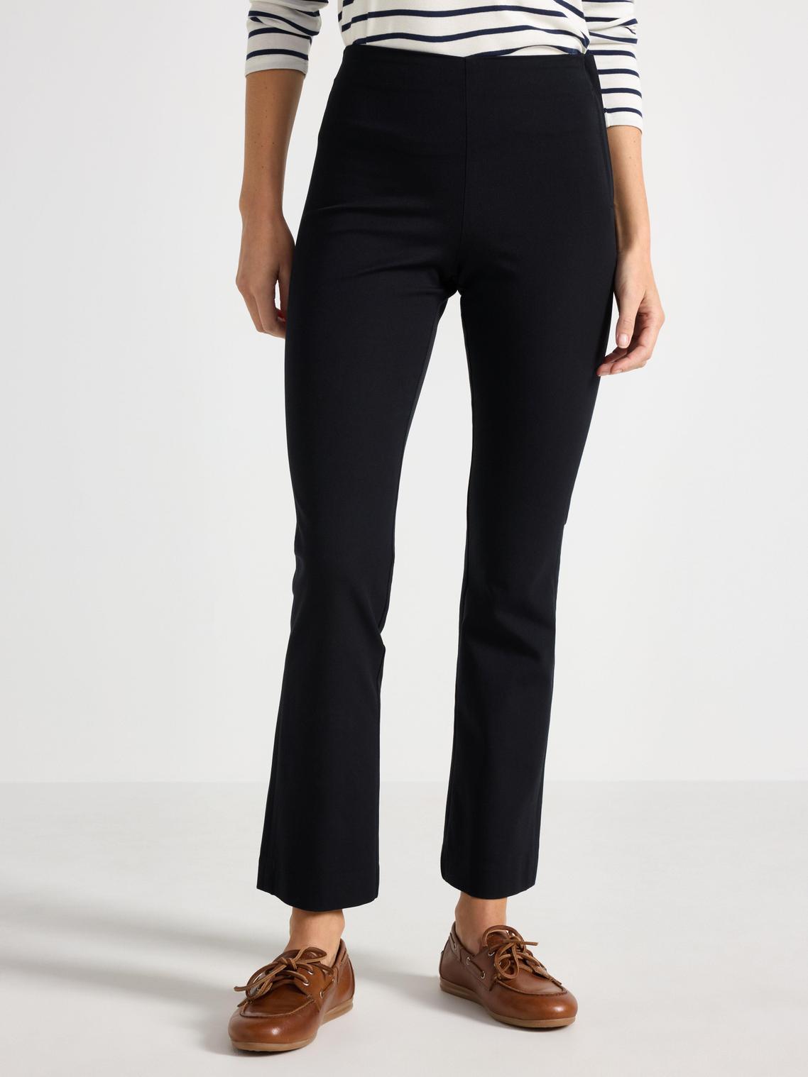 Utsvängda croppade byxor med lång benlängd