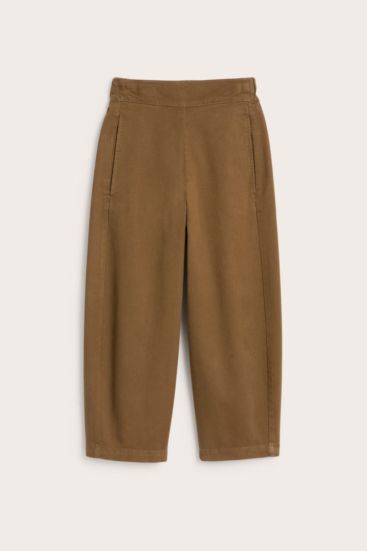 Eleganta vita pärlörhängen dam