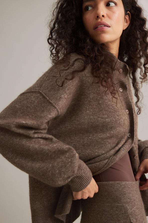 Eleganta vita pärlörhängen dam