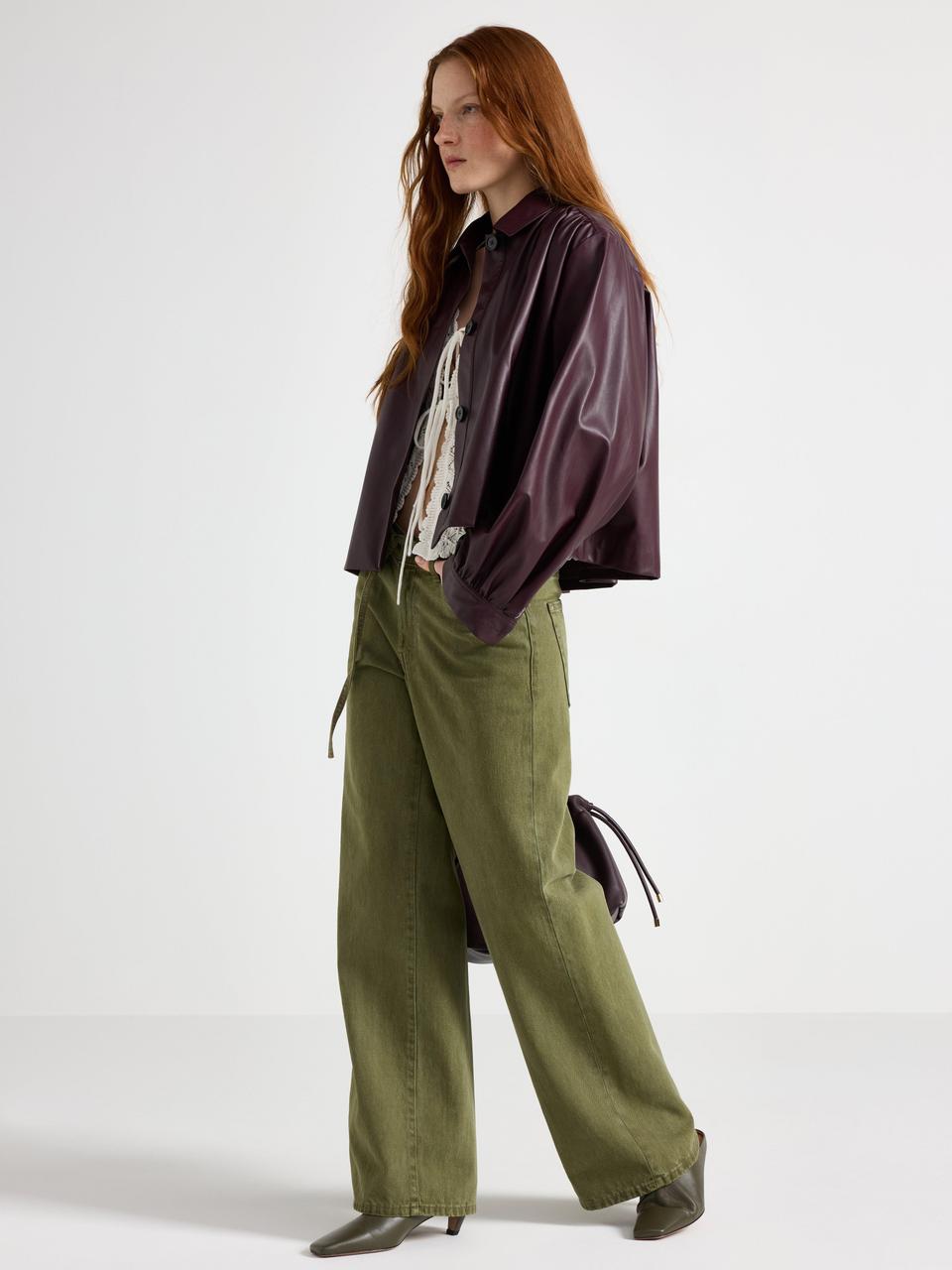 Jacka i stilren läderimitation