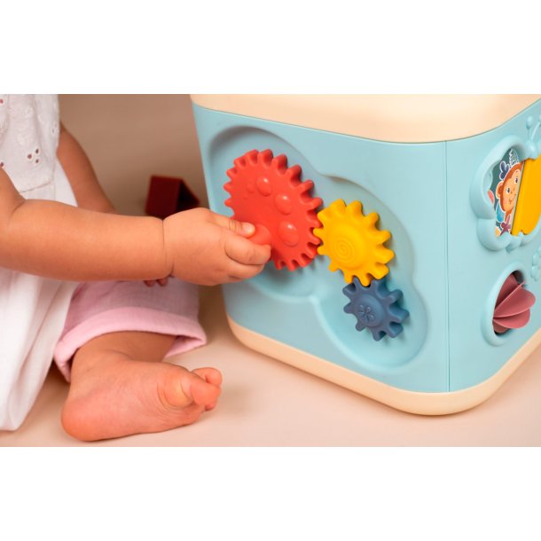 Little Smoby aktivitetskub med 13 funktioner
