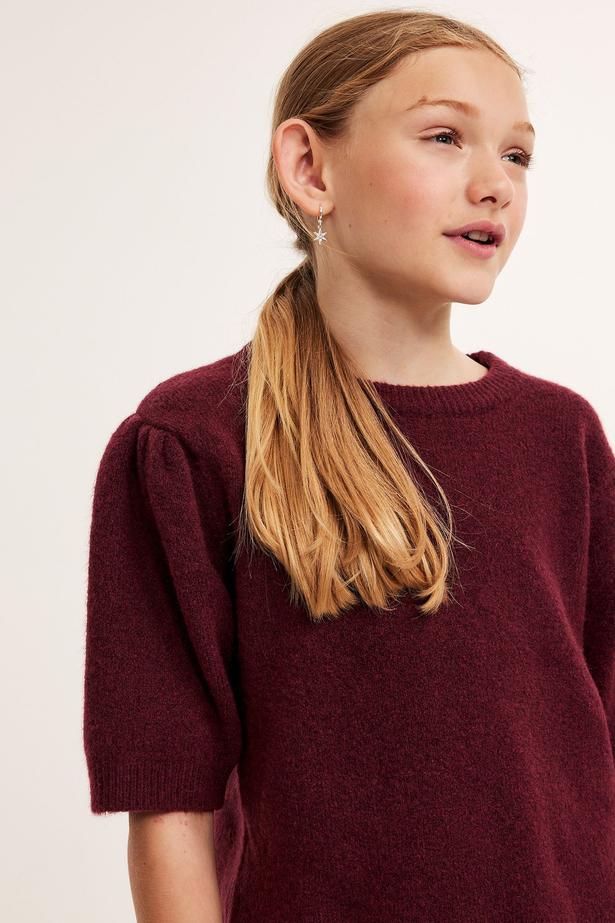 Vinröd stickad t-shirt med puffärm