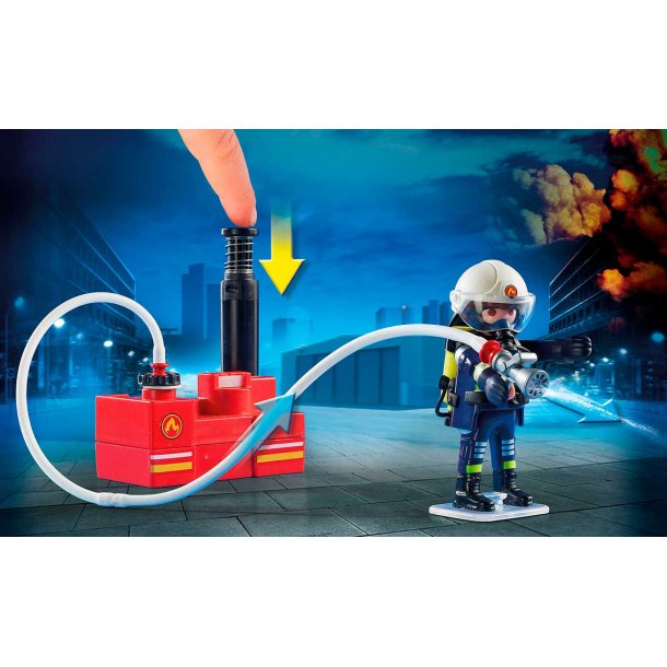 Brandmansleksak med fungerande vattenpump