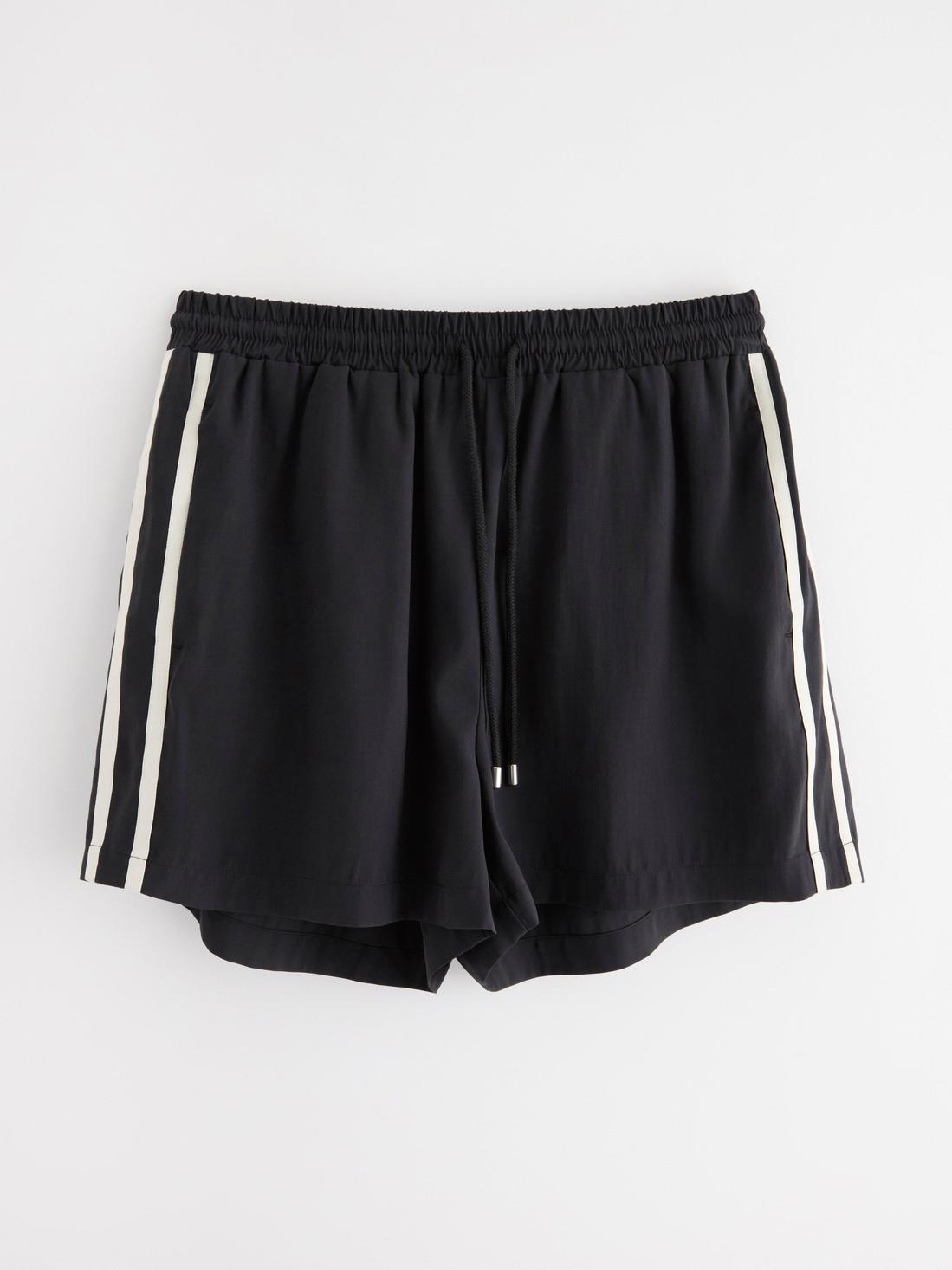 Randiga shorts i bomull