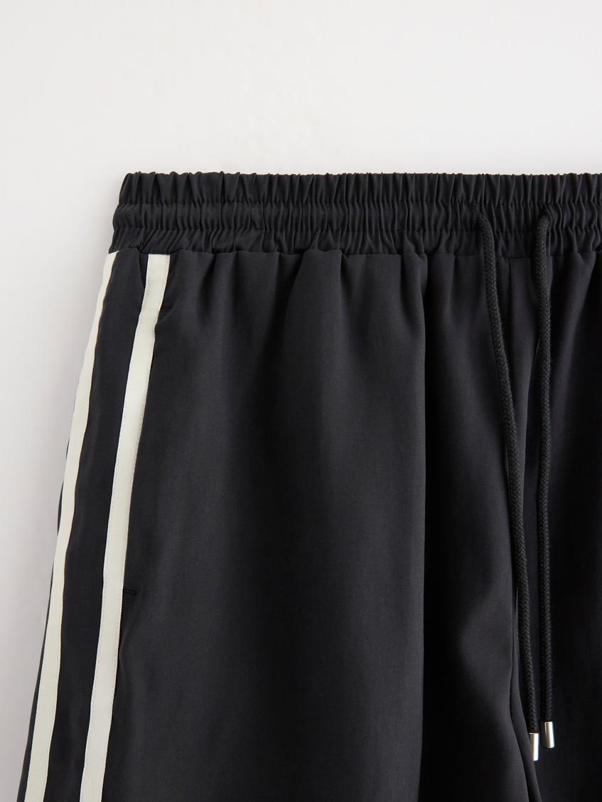 Randiga shorts i bomull
