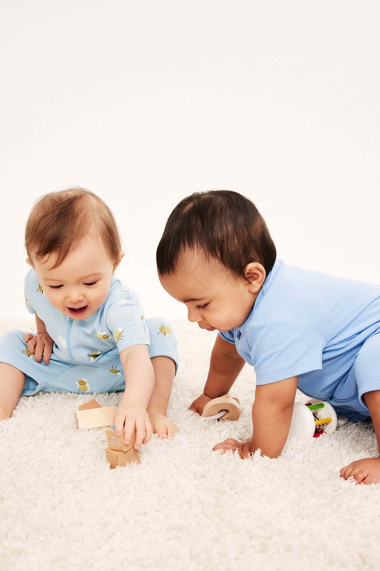 Mönstrad blå baby pyjamas 2-pack