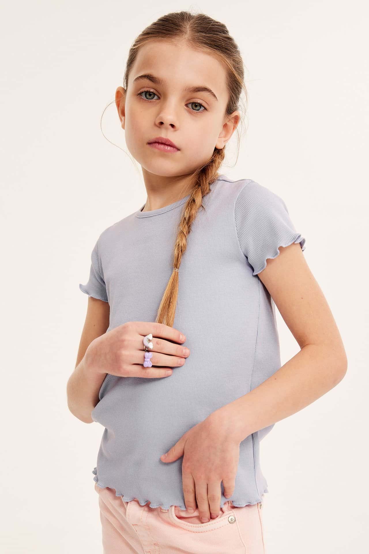 Kortärmad ribbad lila barntröja