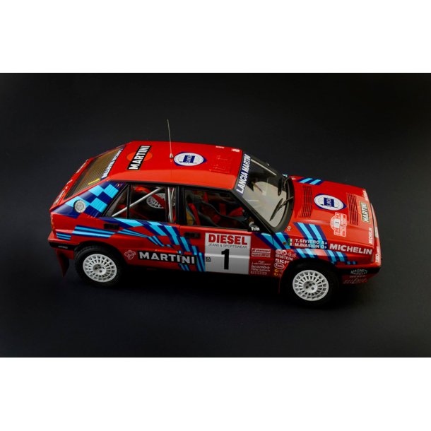 Italeri 1:12 Lancia Delta HF Integrale Sanremo Modellkit