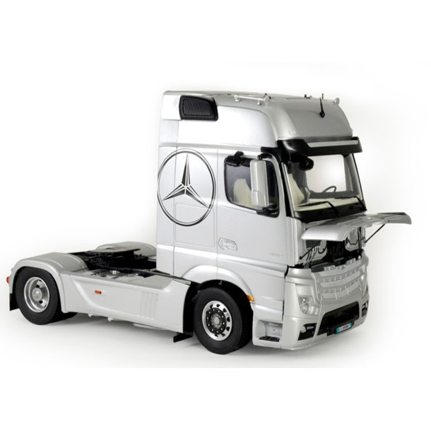 Italeri Mercedes Actros MP4 Lastbil 1:24