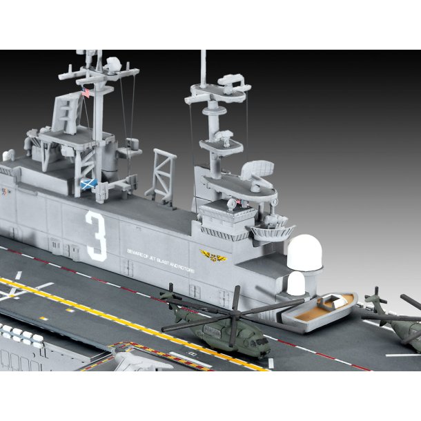 Revell Assault Carrier USS Wasp Model Ship