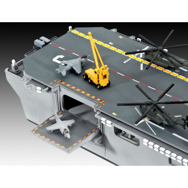 Revell Assault Carrier USS Wasp Model Ship