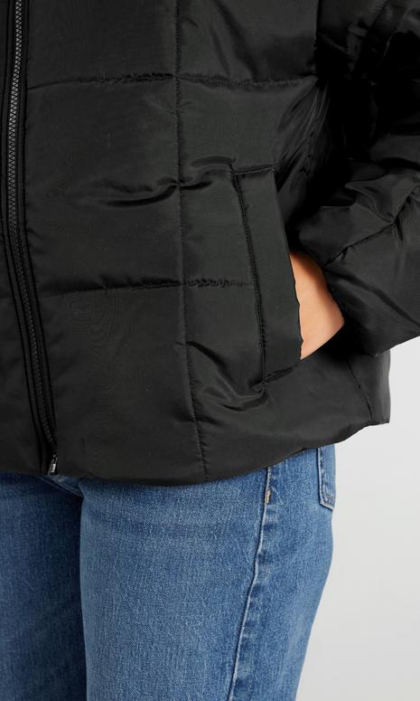 Nike Therma Svart Pufferjacka Dam