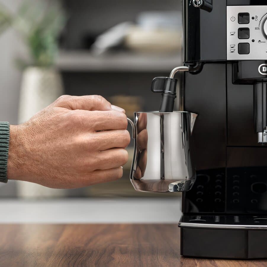 De'Longhi Magnifica S Espresso Machine