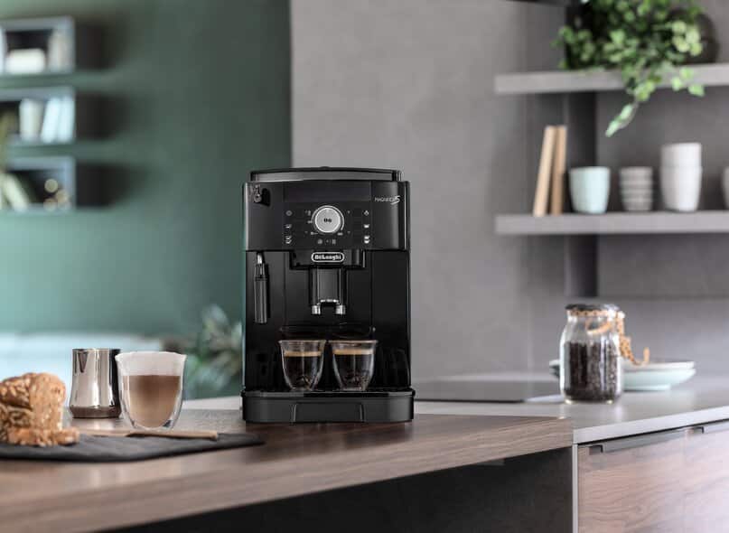 De'Longhi Magnifica S ECAM11.112.B Espresso Machine