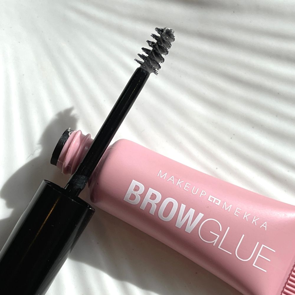 Long-Lasting Clear Brow Styling Gel