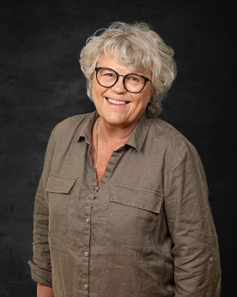 Tolv otämjda hästar Pocketbok