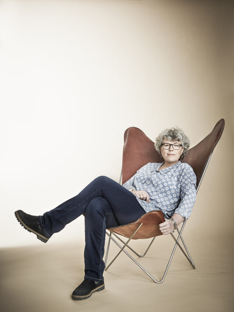 Tolv otämjda hästar Pocketbok