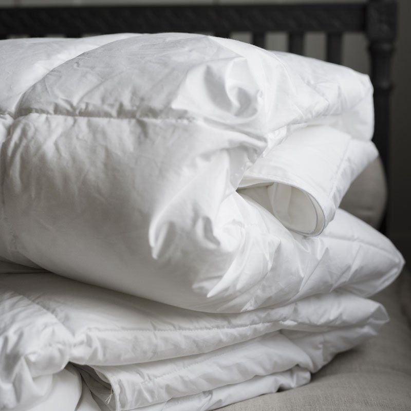 Hotelltäcke 680g 150x200 cm Borganäs 60% rabatt 