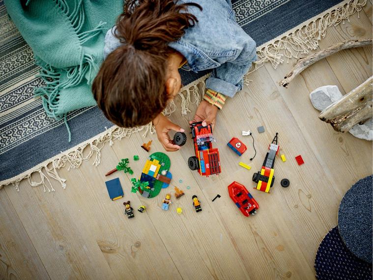 LEGO City 4x4 Brandbil med Räddningsbåt