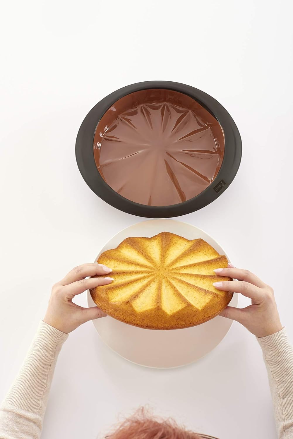 Lurch Flexiform Fine Brown Cake Pan 24 cm.