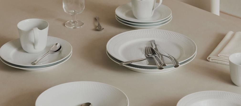 Köp Pieni Unikko tygkasse från Marimekko