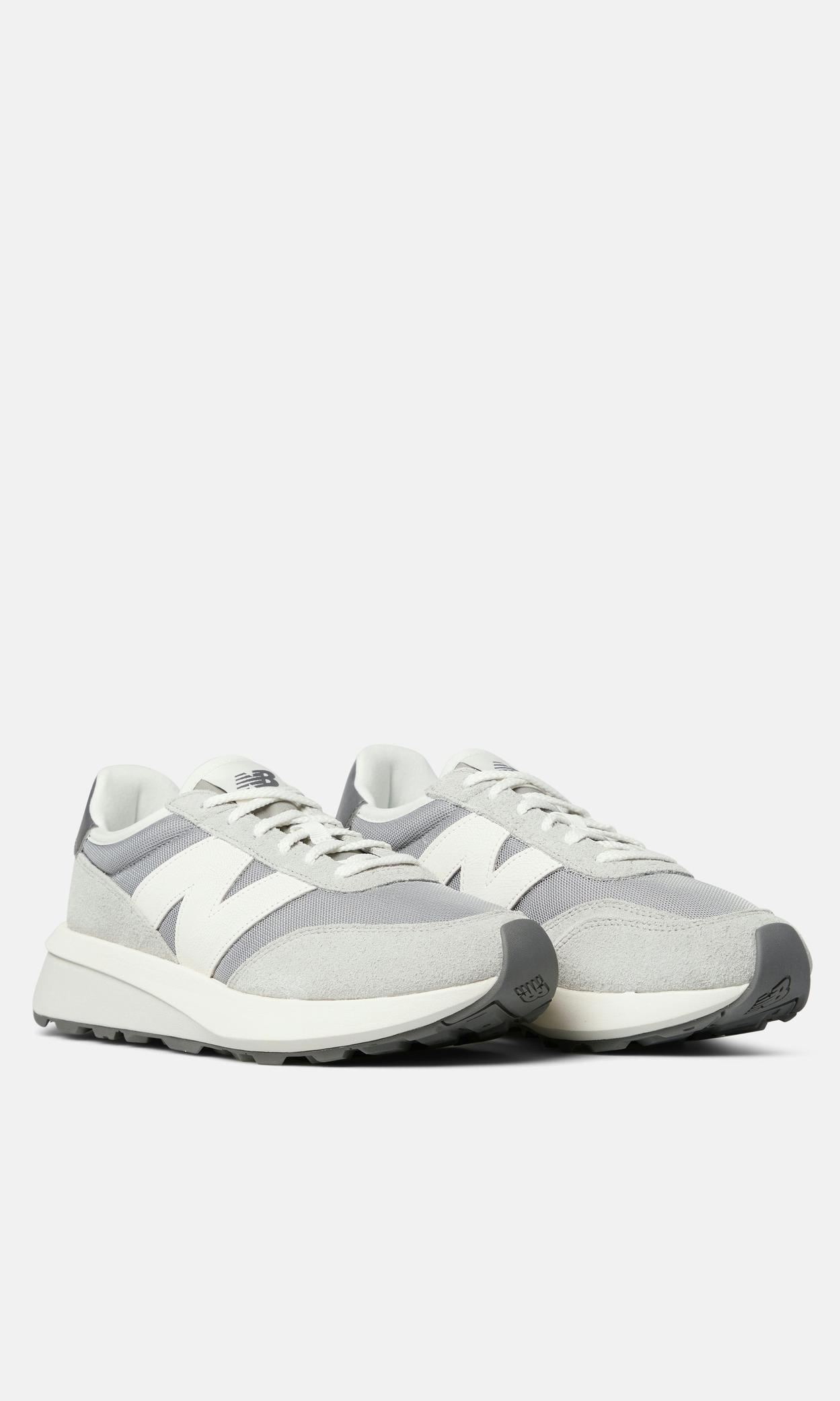 New Balance 370 Ljusgrå Unisex Sneakers