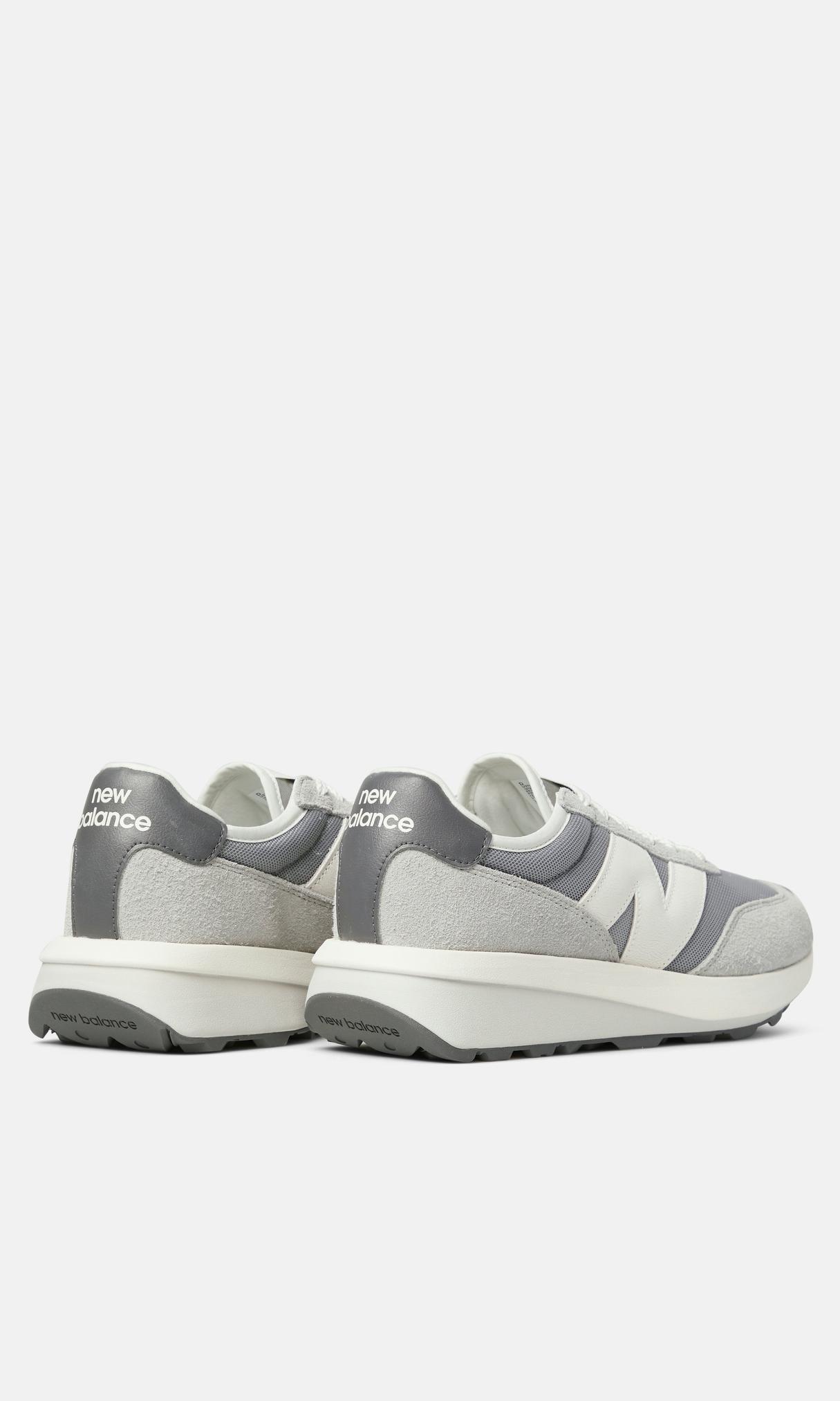 New Balance 370 Ljusgrå Unisex Sneakers