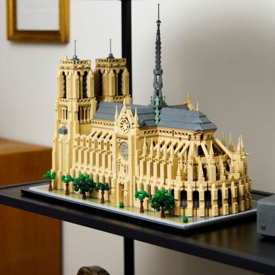 LEGO Architecture Notre-Dame de Paris Set