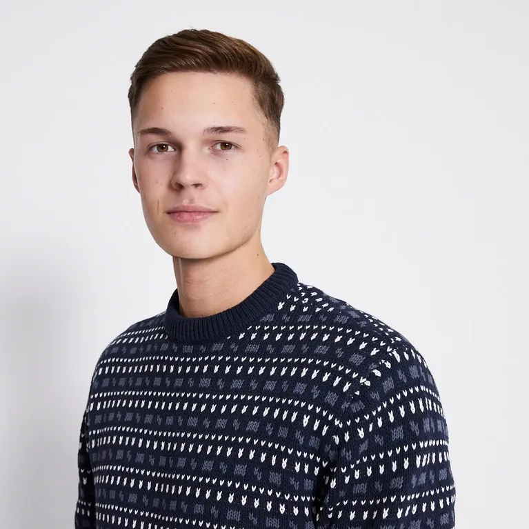 Finstickad tröja CLUB DEAL