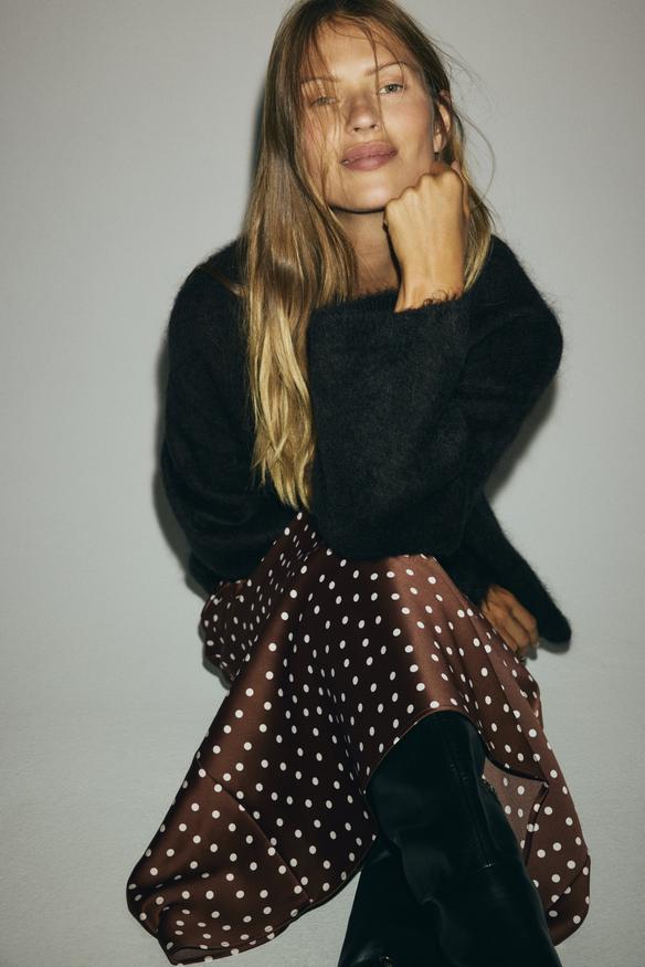 Trendiga damkläder och senaste modet