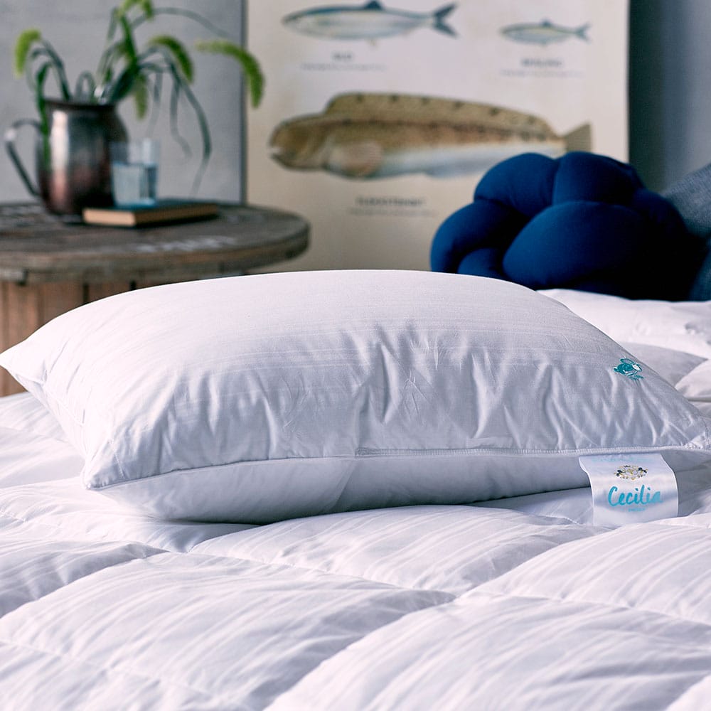 Cecilia Medium Kudde för Sido- och Ryggsömn