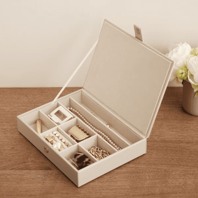 Elegant makeupförvaring för organiserad stil